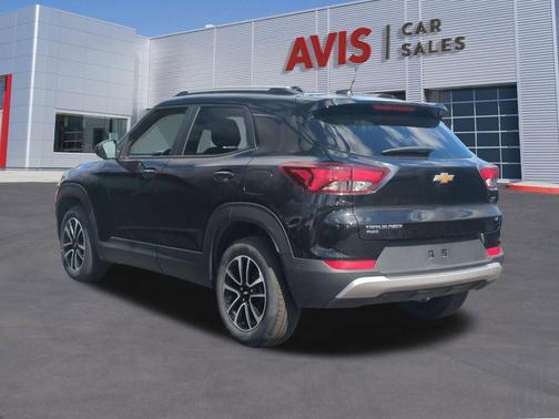 Mosaic Black Metallic 2025 Chevrolet Trailblazer LT