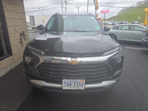 Mosaic Black Metallic 2025 Chevrolet Trailblazer LT
