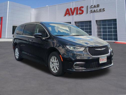 Diamond Black Crystal Pearlcoat 2025 Chrysler Pacifica L
