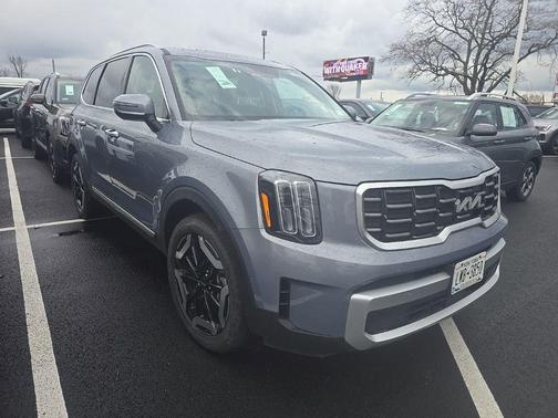 Everlasting Silver 2025 Kia Telluride S