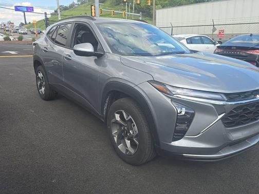 Gray 2025 Chevrolet Trax LT