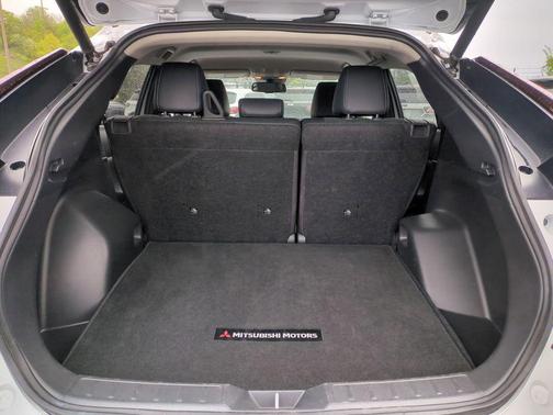 White Diamond 2025 Mitsubishi Eclipse Cross SE