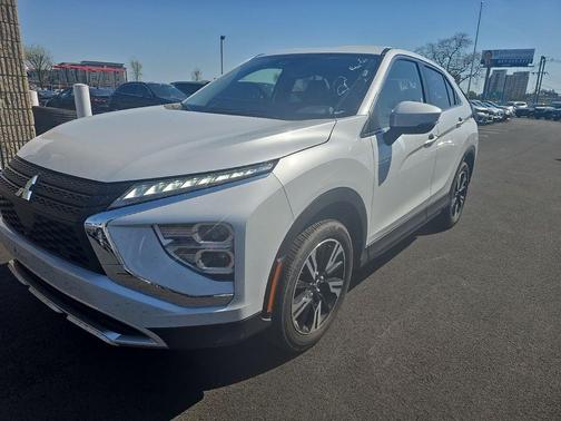 White Diamond 2025 Mitsubishi Eclipse Cross SE