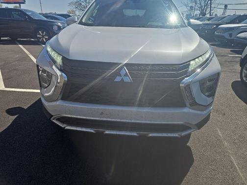 White Diamond 2025 Mitsubishi Eclipse Cross SE