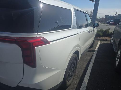 2025 Kia Carnival LXS