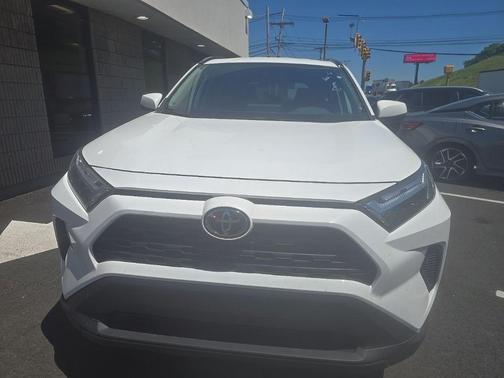 Ice Cap 2025 Toyota RAV4 Hybrid XLE