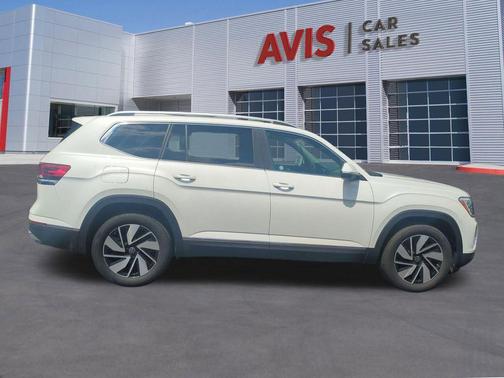 Opal White Pearl 2025 Volkswagen Atlas 2.0T SEL