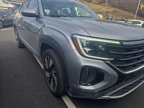 2025 Volkswagen Atlas Cross Sport 2.0T SE w/Technology