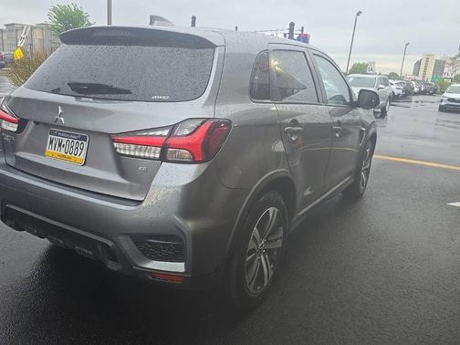 Mercury Gray Metallic 2025 Mitsubishi Outlander Sport SE
