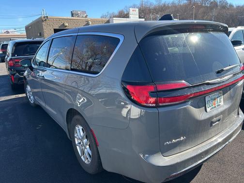 2025 Chrysler Pacifica L