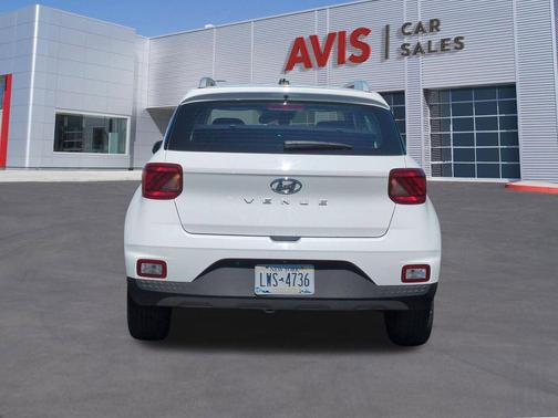 Lunar White 2025 Hyundai VENUE SEL