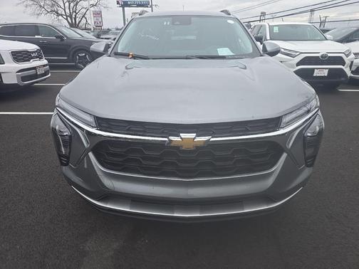 Sterling Gray Metallic 2025 Chevrolet Trax LT