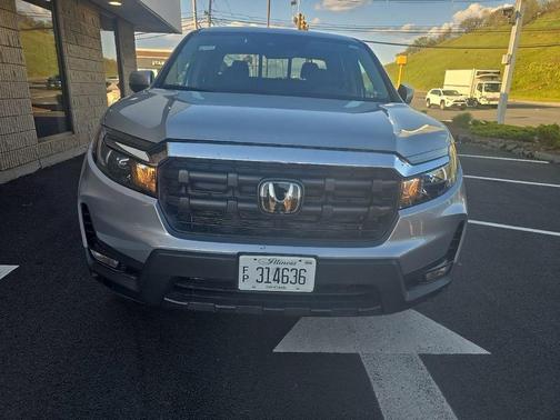 Solar Silver Metallic 2025 Honda Ridgeline RTL