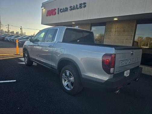 Solar Silver Metallic 2025 Honda Ridgeline RTL