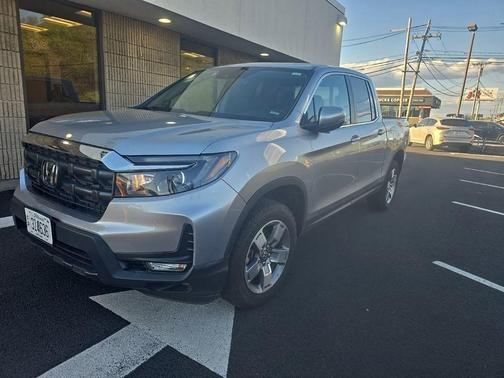 Solar Silver Metallic 2025 Honda Ridgeline RTL