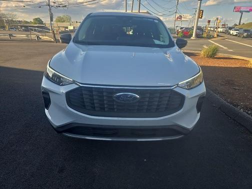 Space Silver Metallic 2025 Ford Escape Active