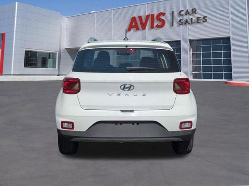 Lunar White 2025 Hyundai VENUE SEL