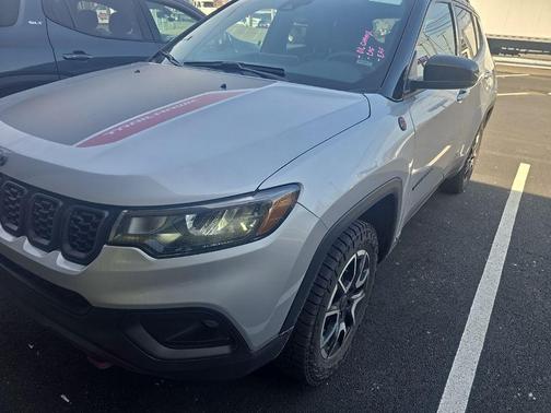 2025 Jeep Compass Trailhawk
