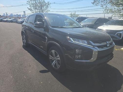 Labrador Black Pearl 2025 Mitsubishi Outlander Sport SE