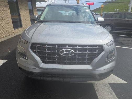 Shimmering Silver 2025 Hyundai VENUE SEL