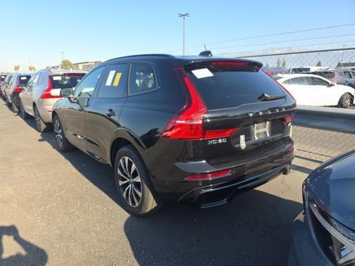 2025 Volvo XC60 B5 Plus