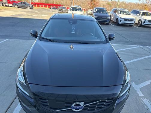 2017 Volvo V60 Cross Country T5