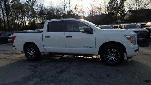 2022 Nissan Titan SV