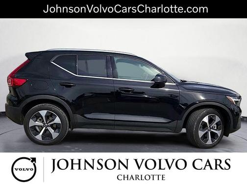2025 Volvo XC40 B5 Plus Bright Theme