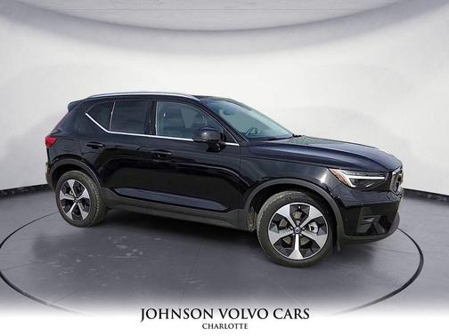 2025 Volvo XC40 B5 Plus Bright Theme