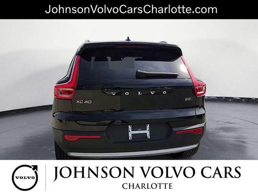 2025 Volvo XC40 B5 Plus Bright Theme