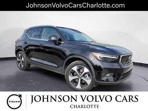 2025 Volvo XC40 B5 Plus Bright Theme