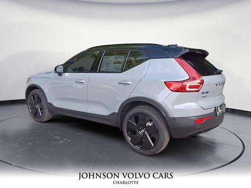 2026 Volvo XC40 B5 Ultra Black Edition