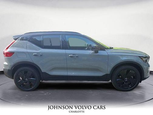 2026 Volvo XC40 B5 Ultra Black Edition
