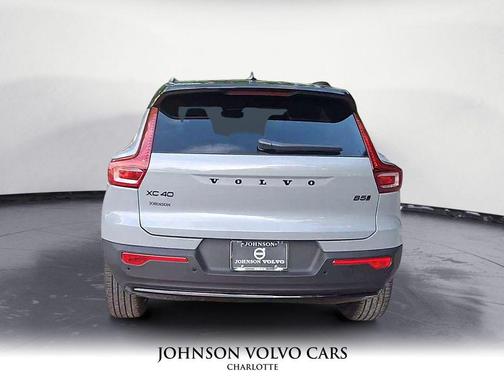 2026 Volvo XC40 B5 Ultra Black Edition