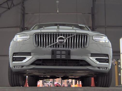 2025 Volvo XC90 B6 Plus 7-Seater