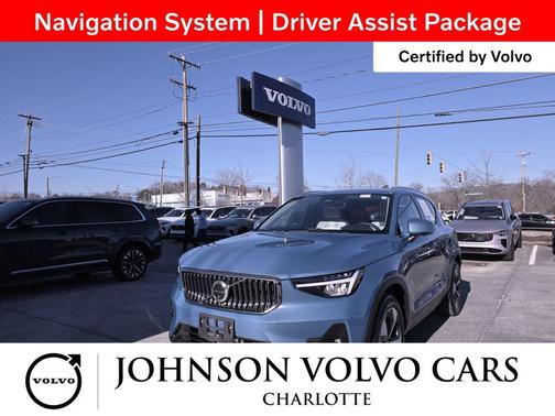 2023 Volvo XC40 B5 Plus Bright Theme