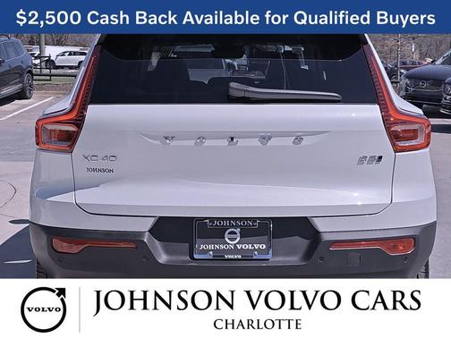 2026 Volvo XC40 Plus, B5 AWD Gas (mild hybrid), Dark