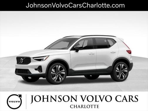 2025 Volvo XC40 B5 Plus Dark Theme