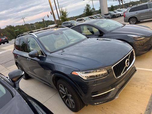 2018 Volvo XC90 T6 Momentum