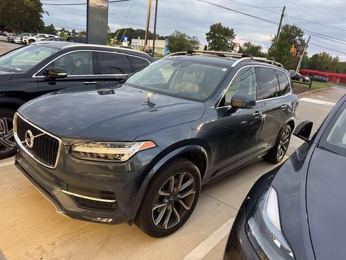 2018 Volvo XC90 T6 Momentum