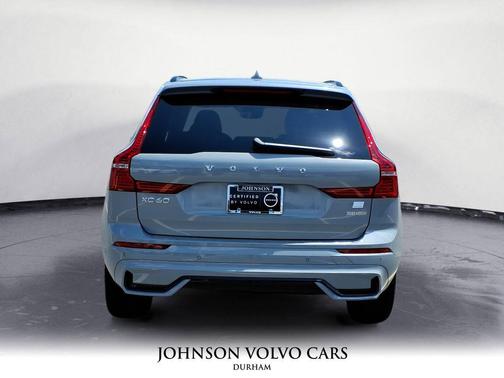 2024 Volvo XC60 Recharge Plug-In Hybrid T8 Ultimate Dark Theme