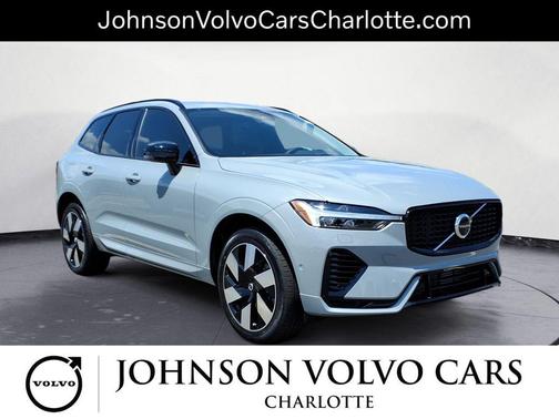 2024 Volvo XC60 Recharge Plug-In Hybrid T8 Ultimate Dark Theme