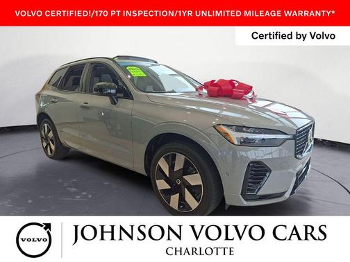 2024 Volvo XC60 Recharge Plug-In Hybrid T8 Ultimate Dark Theme