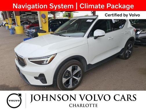 Crystal White Pearl 2025 Volvo XC40 B5 Plus Bright Theme