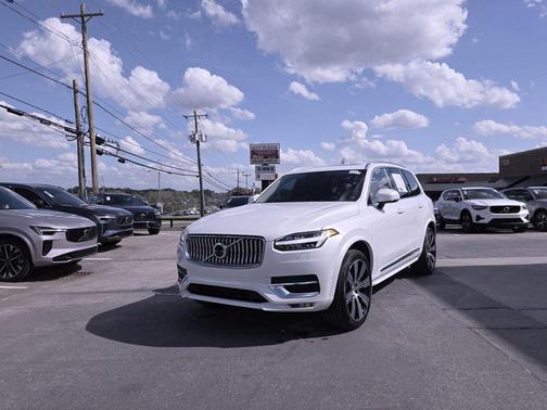 Crystal White Metallic 2023 Volvo XC90 B6 Ultimate 7-Seater