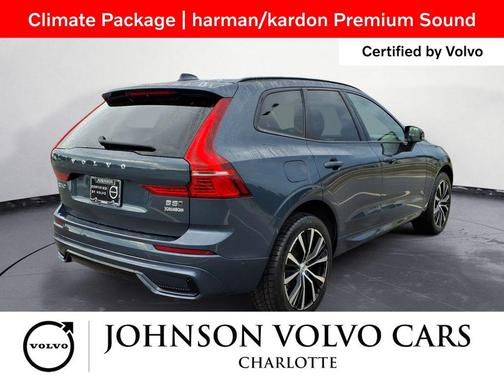 2024 Volvo XC60 B5 Plus Dark Theme