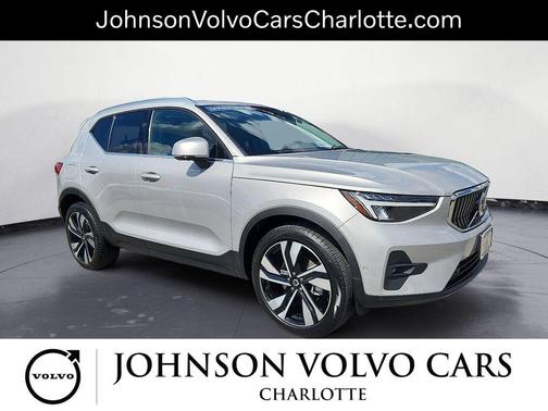 2025 Volvo XC40 B5 Plus Bright Theme