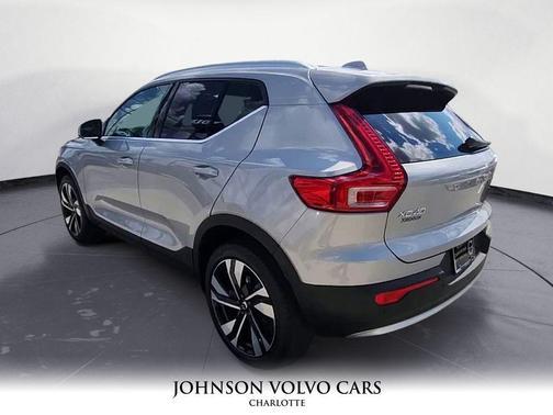 2025 Volvo XC40 B5 Plus Bright Theme