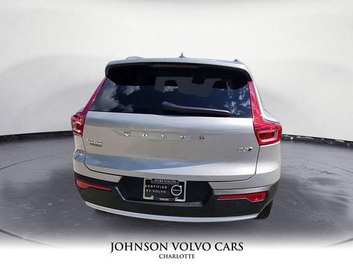 2025 Volvo XC40 B5 Plus Bright Theme