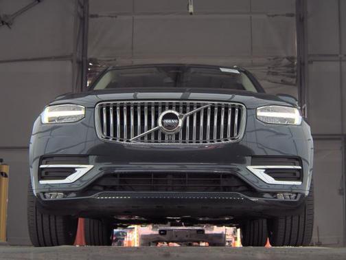 2025 Volvo XC90 B5 Core
